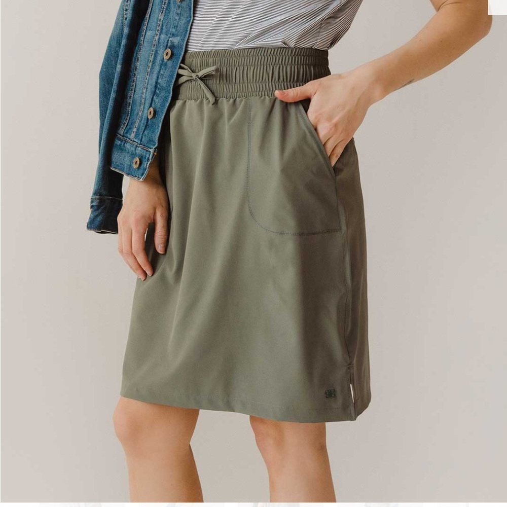 Albion Fit Sage Away Skirt Small Tall